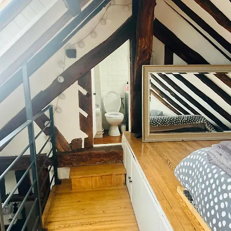 Rue Mouffetard Apartment Paris